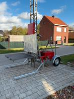 Elektrische bouwlift met trekhaak., Ophalen, Zo goed als nieuw, Bouwlift