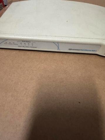 3COM Office Connect 4-poorts Fast Ethernet-switch beschikbaar voor biedingen