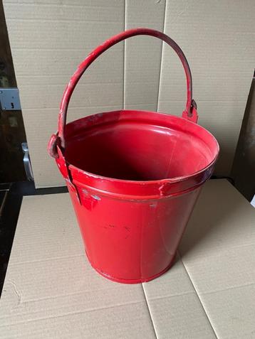 Seau métallique de pompier - vintage beschikbaar voor biedingen