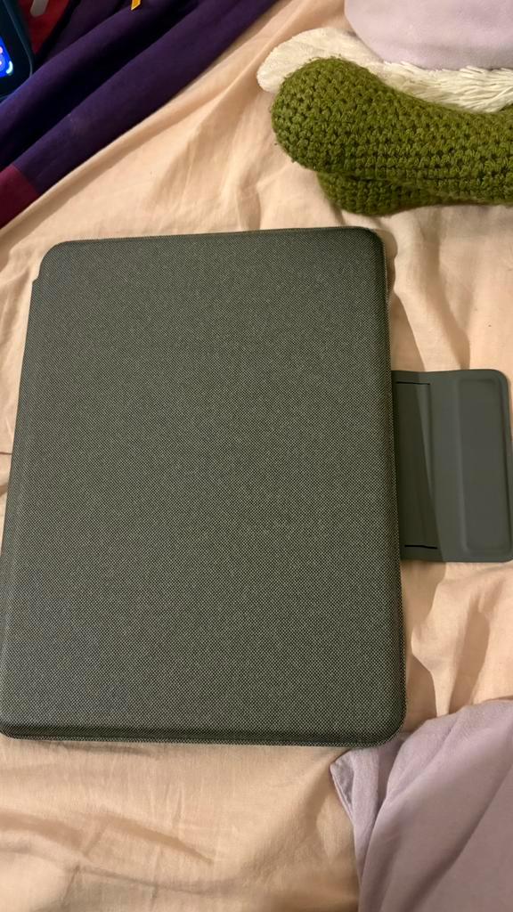 Logitech-toetsenbord compatibel met iPad Air 5e generatie., Computers en Software, Toetsenborden, Zo goed als nieuw, Azerty, Draadloos