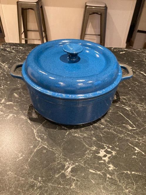 Casserole en fonte Invicta, Huis en Inrichting, Keuken | Potten en Pannen, Gebruikt, Kookpan of Snelkookpan, Gietijzer, Inductieplaat