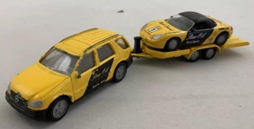 Siku 2233 Mercedes Benz ML320 en Aanhanger & Porsche Boxster, Hobby en Vrije tijd, Modelauto's | Overige schalen, Zo goed als nieuw