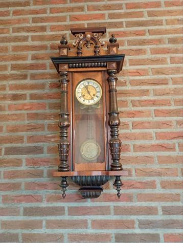Horloge ancienne. Peut être récupéré à Berchem-Sainte-Agathe, Enlèvement
