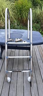 Echelle piscine inox, Enlèvement, Utilisé, Échelle