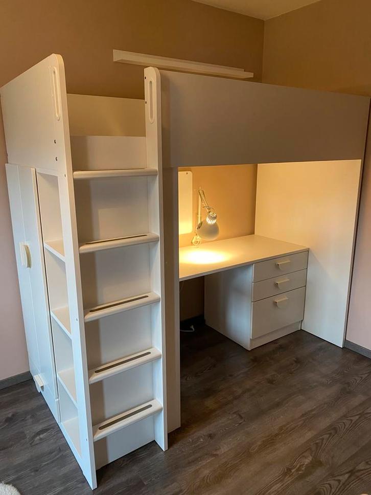Hoogslaper met bureau en kleerkast, Kinderen en Baby's, Kinderkamer | Stapelbedden en Hoogslapers, Zo goed als nieuw, Hoogslaper