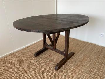 Wijnboerentafel beschikbaar voor biedingen