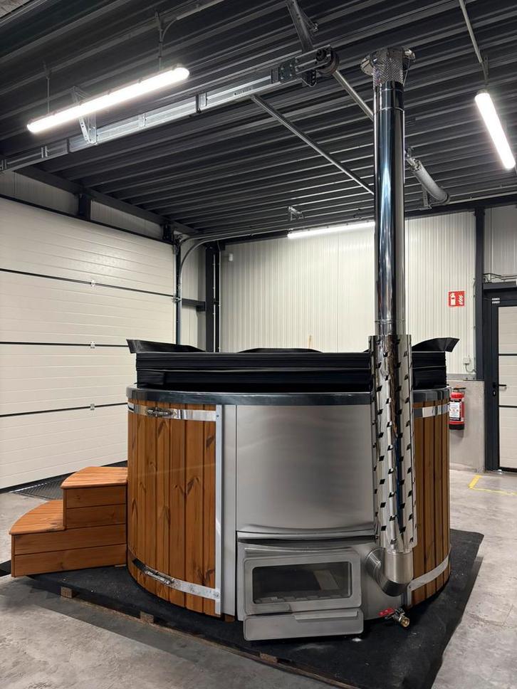 Hottub NIEUW full option direct leverbaar, Tuin en Terras, Bubbelbaden en Hottubs, Nieuw, Vast, Afdekzeil, Filter, Trap, Ophalen