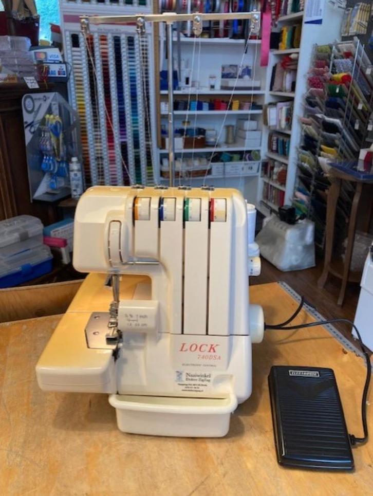 Lock 740DSA (Pfaff, Singer, etc.) - ideaal voor beginner, Hobby en Vrije tijd, Naaimachines en Toebehoren, Gebruikt, Lockmachine