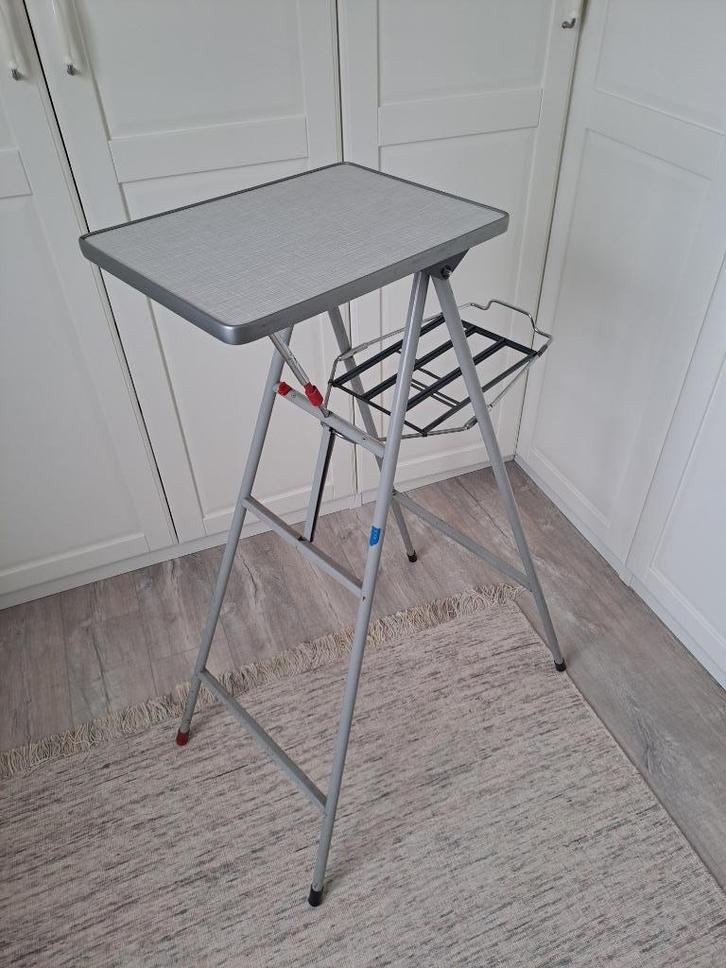 Italiaans design projector tafel - Negema Bussum  '70., Huis en Inrichting, Tafels | Salontafels, Gebruikt, 75 cm of meer, Minder dan 50 cm