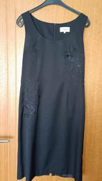 Robe noire, Taille 38/40 (M), Enlèvement ou Envoi, Noir, Longueur genou