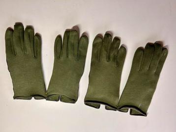 2 paar nieuwe winterhandschoenen Belgisch leger 1980 beschikbaar voor biedingen