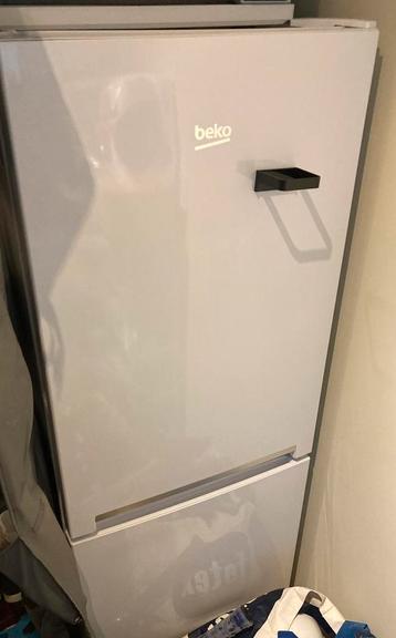 Koelkast frigo diepvries, Elektronische apparatuur, Koelkasten en IJskasten, Ophalen, 150 tot 200 liter, Met aparte vriezer, Zo goed als nieuw