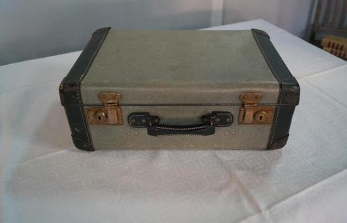 ancienne valise de voyage vintage de couleur verte L 50 D 34, Antiquités & Art, Curiosités & Brocante, Enlèvement ou Envoi