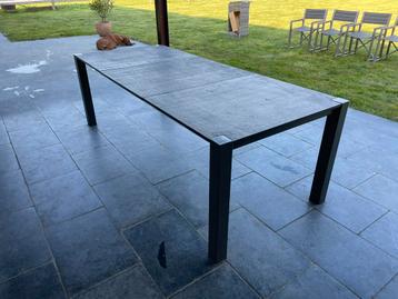 Tafel van Manutti 240x100 beschikbaar voor biedingen