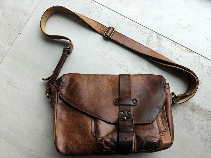 Lederen schoudertas - Manbag - gepatineerd, Handtassen en Accessoires, Tassen | Schoudertassen, Zo goed als nieuw, Ophalen of Verzenden