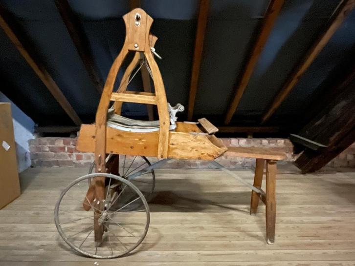 Zitbank om wol te kaarden of kammen Jean Lehembre Lille, Antiek en Kunst, Curiosa en Brocante, Ophalen