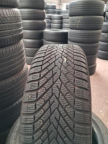 20565r17 205 65 r17 205/65/r17 PIRELLI avec montage  beschikbaar voor biedingen