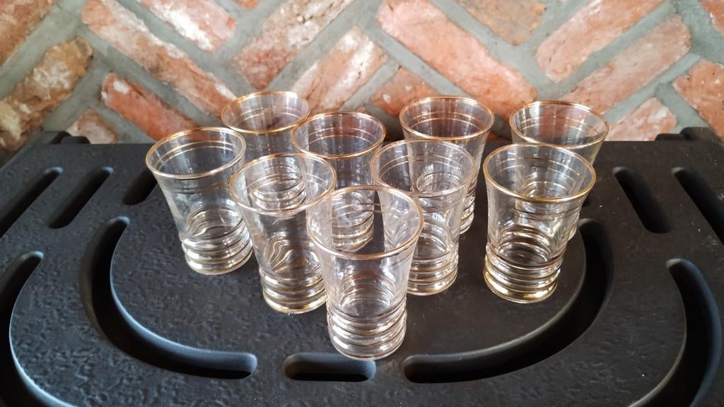 9 jeneverglaasjes 7,5 cm hoog, Ophalen, Zo goed als nieuw