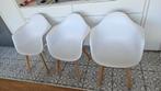 3 witte terrasstoelen, Huis en Inrichting, Stoelen, Ophalen, Zo goed als nieuw, Kunststof