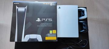 PlayStation 5 sous garantie avec 2 manettes