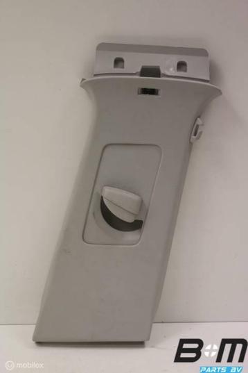 B-stijl bekleding rechts VW Tiguan 5N beschikbaar voor biedingen