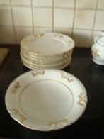 Fruitschaal en 7 dessertborden in Oud Brussels porselein., Ophalen