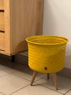 Panier sur pieds couleur moutarde D34 x H40 cm NEUF, Huis en Inrichting, Woonaccessoires | Schalen en Manden, Ophalen, Mand, Rond