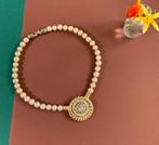 collier médaillon et perles  40cm, Gebruikt, Ophalen