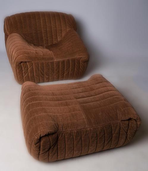 Zetel Cinna/ Ligne Roset model Sandra Eénzit met poef, Antiek en Kunst, Antiek | Meubels | Stoelen en Sofa's, Ophalen