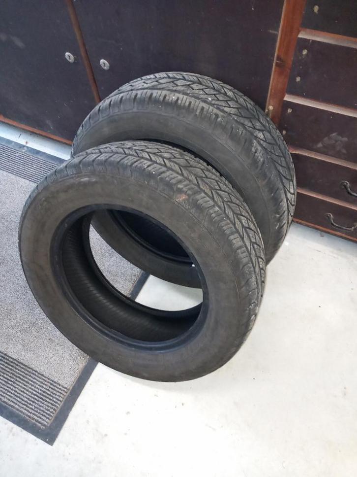 2 pneus hivers 215/60/16 - 99V, Auto-onderdelen, Banden en Velgen, Band(en), Winterbanden, 16 inch, 215 mm, Personenwagen, Gebruikt