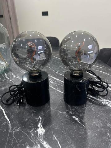 Lampe en marbre beschikbaar voor biedingen