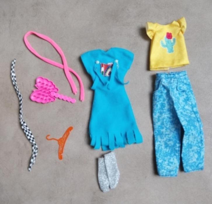 Kledingsetje #2 voor Barbie (...) poppen, Kinderen en Baby's, Speelgoed | Poppen, Gebruikt, Barbie, Ophalen of Verzenden