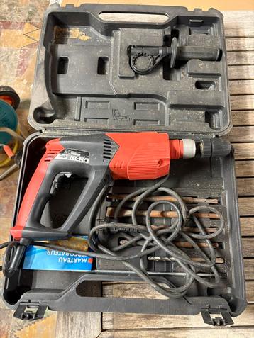 Boor en beitelhamer beschikbaar voor biedingen