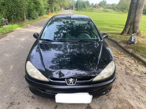 Peugeot 206 1100cc benzine MOD 2004 zwart ctok, Auto's, Peugeot, Bedrijf, ABS, Airbags, Alarm, Bluetooth, Boordcomputer, Centrale vergrendeling