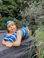 Beeld Liggende dame jacuzzi tuin zwembad vijver 80cm, Ophalen, Nieuw, Kunststof, Mensenbeeld