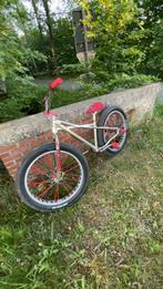 se fat quad, Ophalen, Zo goed als nieuw, Aluminium, 24 inch of meer