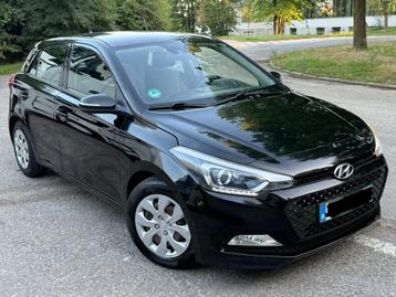 Hyundai i20 1.2i Essence Euro 6b 2/2016 5 Portes Clim Pdc beschikbaar voor biedingen