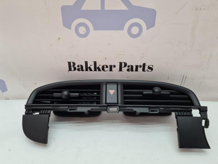 Grille aération tableau de bord d'un Kia Picanto, Autos : Pièces & Accessoires, Tableau de bord & Interrupteurs, Kia, Utilisé