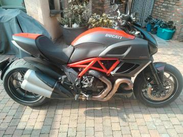 Ducati Diavel 2012 achterdemper beschikbaar voor biedingen
