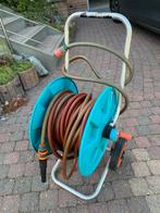 Dévidoir avec tuyaux d’arrosage Gardena +-25 m, Tuin en Terras, Tuinslangen, Ophalen, Gebruikt, Tuinslanghaspel
