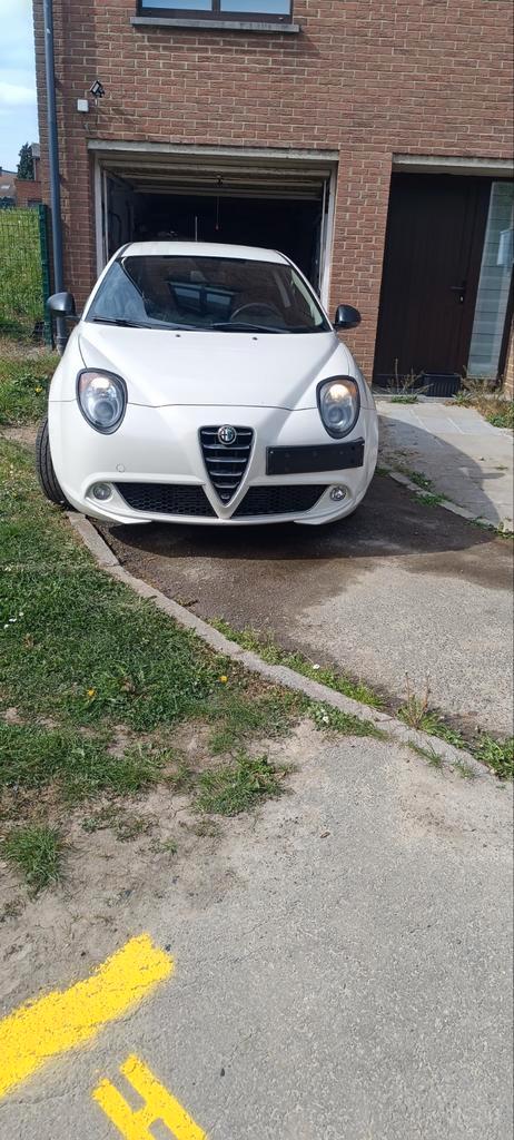 Alfa romeo mito année 2015 EURO 5b 1.3 jtd a discuter, Auto's, Alfa Romeo, Particulier, MiTo, ABS, Adaptive Cruise Control, Airbags