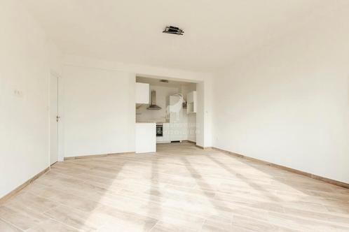 Appartement à louer à Charleroi, 2 chambres, Immo, Huizen te huur, Appartement
