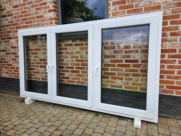 Prachtig Lot Pvc Ramen Deceuninck beschikbaar voor biedingen