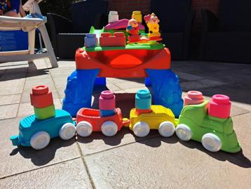 Clementoni bumbatafel en trein zachte blokken beschikbaar voor biedingen