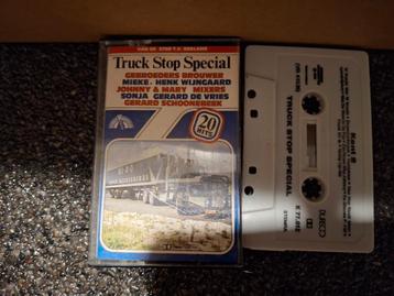Cassette musicale Truck stop special camion truck truck, Enlèvement ou Envoi, Originale, Comme neuf, 1 cassette audio