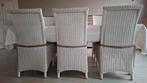 8 wit rieten stoelen met bruine stoelkussens.  Zeer weinig g, Ophalen, Zo goed als nieuw, Wit