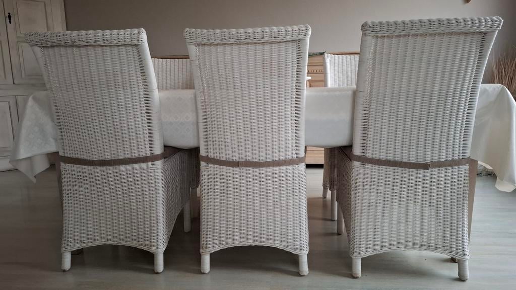 8 chaises on osier  blanc avec coussins de siège bruns, Maison & Meubles, Cuisine| Tupperware, Comme neuf, Blanc, Enlèvement