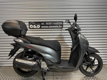 Honda SH300 20KW + 1 jaar Garantie + GRATIS onderhoud!, Motoren, Scooter, 300 cc, Bedrijf, 1 cilinder