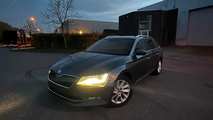 Skoda Superb Combi 1.6TDI Full Full option showroomstaat., Auto's, Skoda, Bedrijf, Te koop, Superb, ABS, Adaptieve lichten, Airbags