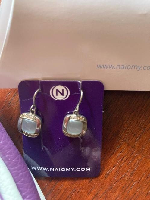 Oorbellen Naiomy nooit gedragen, Bijoux, Sacs & Beauté, Boucles d'oreilles, Neuf, Pendantes, Avec strass, Enlèvement ou Envoi